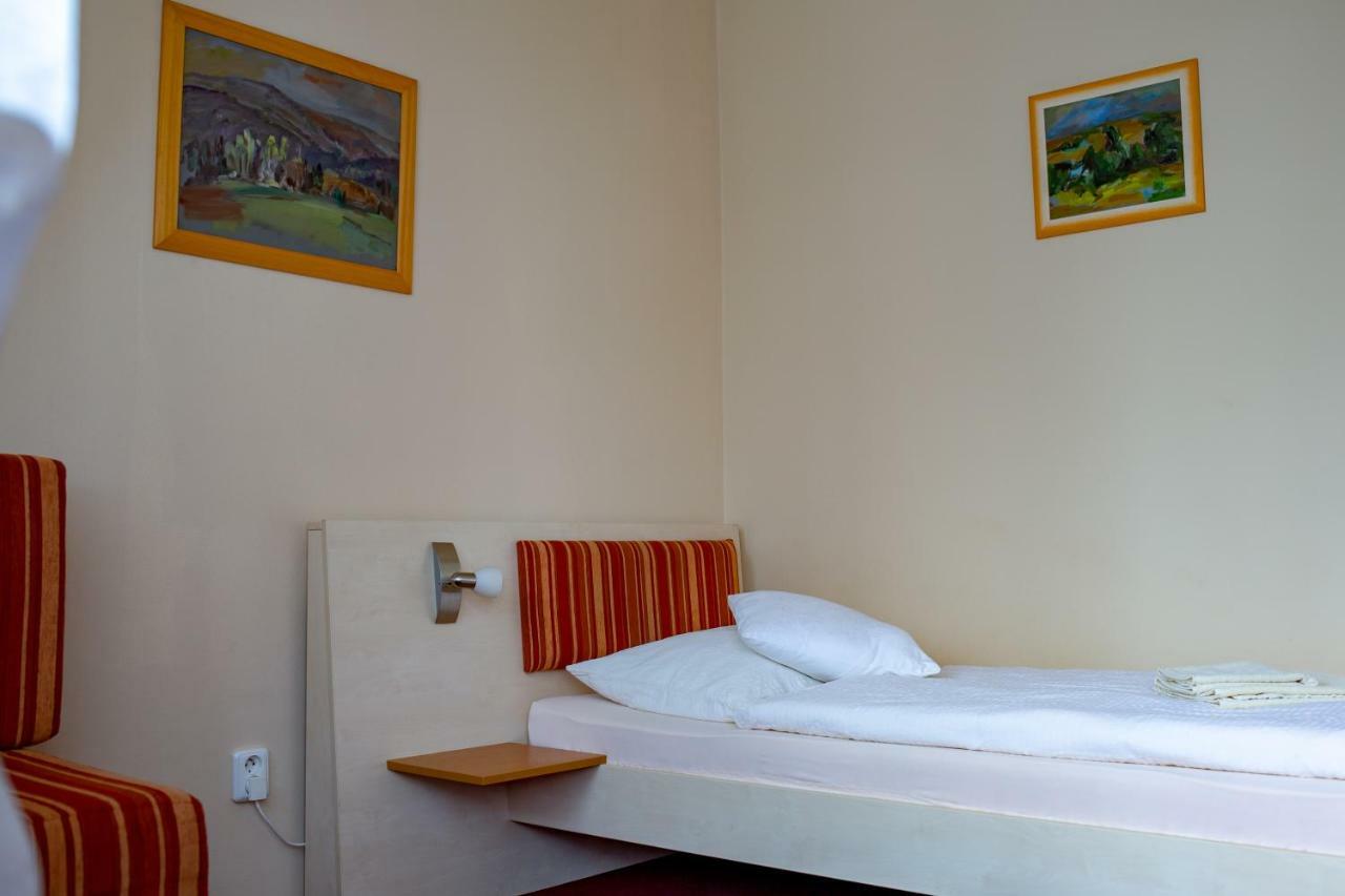 Penzion Na Kurtech Opava Bagian luar foto